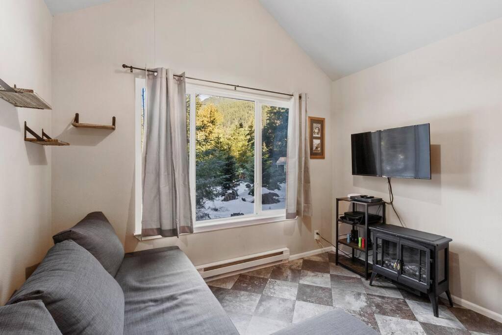 Cozy Tiny Home Steps Away From Mt. Rainier Ashford Ngoại thất bức ảnh