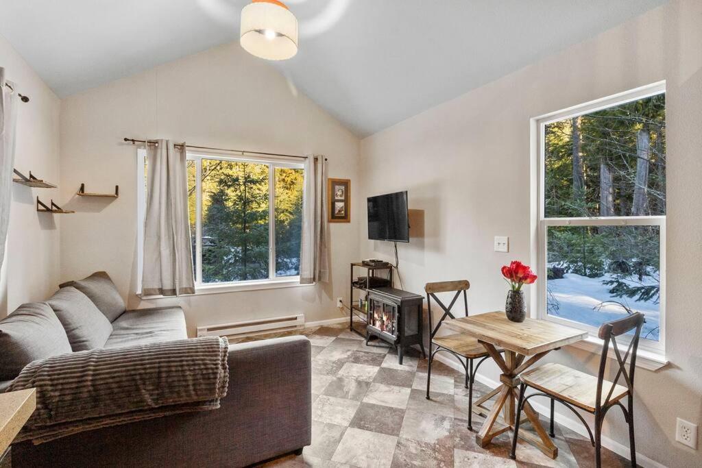 Cozy Tiny Home Steps Away From Mt. Rainier Ashford Ngoại thất bức ảnh